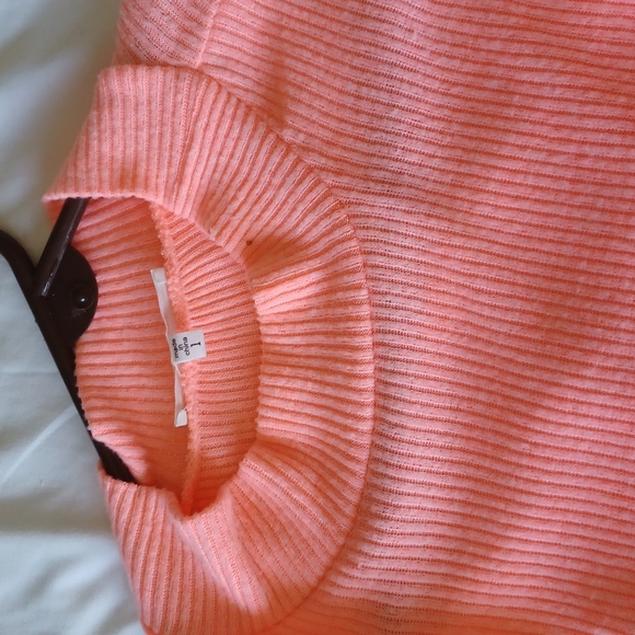 Sweater - Picture 2 of 4